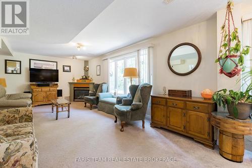 21 Forest Hill Drive, Springwater, ON - Indoor Photo Showing Living Room