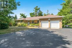 21 FOREST HILL DRIVE Springwater, ON L9X 0J4