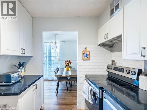 20 William Roe Boulevard Unit# 308, Newmarket, ON - Indoor Photo Showing Kitchen With Stainless Steel Kitchen