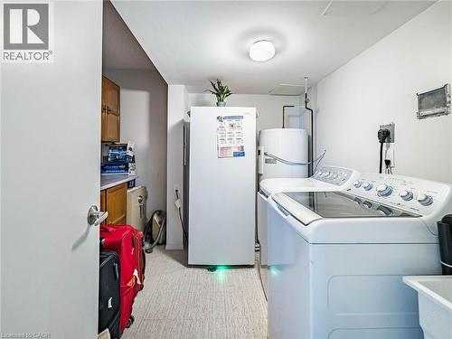 20 William Roe Boulevard Unit# 308, Newmarket, ON - Indoor Photo Showing Laundry Room