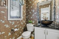 Mainfloor powder room - 