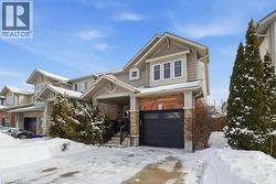 With the perfect location in a great neighbourhood - 