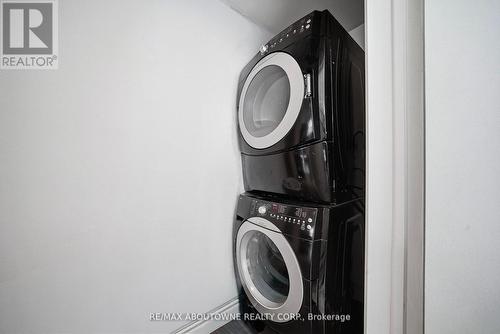 276 Lakeshore Road W, Oakville, ON 