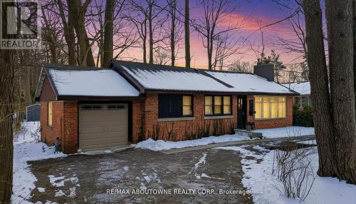 276 Lakeshore Road W, Oakville, ON 