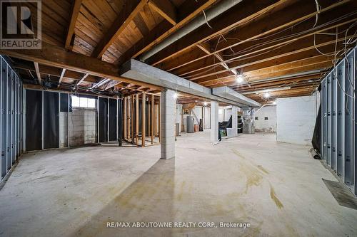 276 Lakeshore Road W, Oakville, ON 