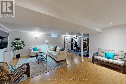 314 Leacock Avenue, Oakville, ON - Indoor Photo Showing Living Room