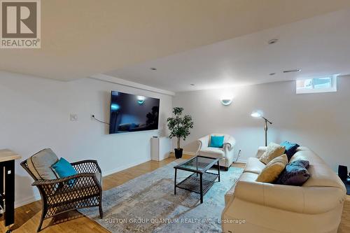 314 Leacock Avenue, Oakville, ON - Indoor