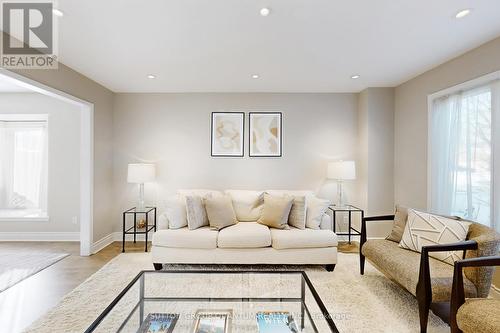 314 Leacock Avenue, Oakville, ON - Indoor Photo Showing Living Room