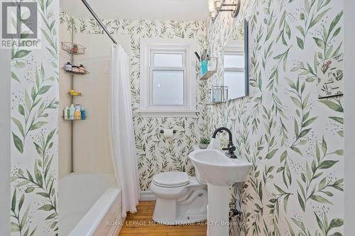 2 Ostrander Boulevard, Halton Hills, ON - Indoor Photo Showing Bathroom