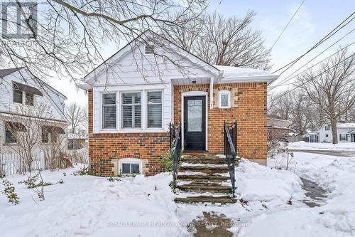 2 Ostrander Boulevard, Halton Hills, ON - Outdoor With Facade