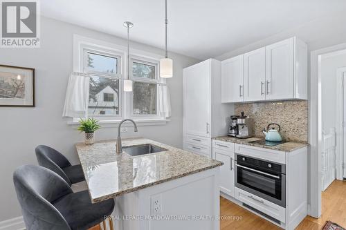 2 Ostrander Boulevard, Halton Hills, ON - Indoor Photo Showing Kitchen With Upgraded Kitchen