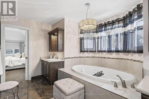 117 Miller Drive, Hamilton, ON - Indoor Photo Showing Bathroom