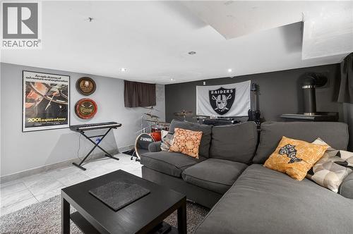 27 Mayflower Avenue, Hamilton, ON 