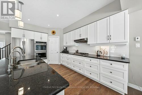 22 Rooke Court, Guelph (Willow West/Sugarbush/West Acres), ON 