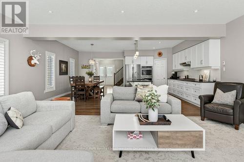 22 Rooke Court, Guelph (Willow West/Sugarbush/West Acres), ON 