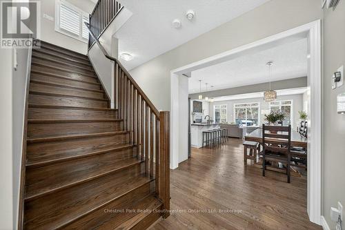 22 Rooke Court, Guelph (Willow West/Sugarbush/West Acres), ON 