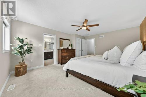 22 Rooke Court, Guelph (Willow West/Sugarbush/West Acres), ON 