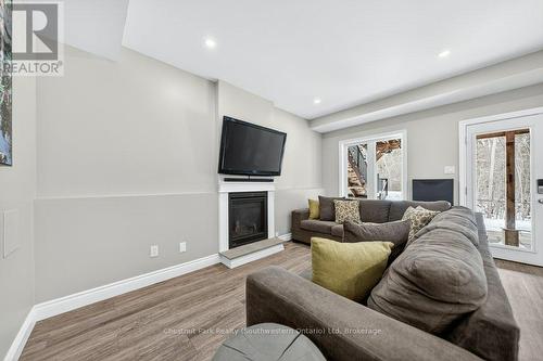 22 Rooke Court, Guelph (Willow West/Sugarbush/West Acres), ON 