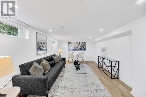 733 Lublin Avenue, Pickering, ON - Indoor Photo Showing Living Room
