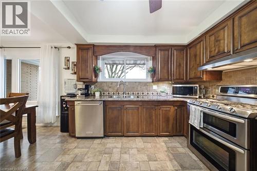 15 Talbot Street, Courtland, ON - Indoor Photo Showing Kitchen