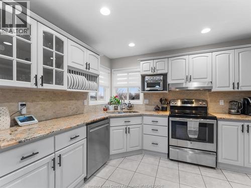46 Brush Crescent, Amherstburg, ON - Indoor Photo Showing Kitchen