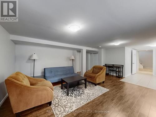 79 Cartier Crescent, Richmond Hill, ON - Indoor Photo Showing Other Room