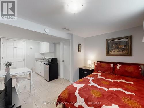 79 Cartier Crescent, Richmond Hill, ON - Indoor Photo Showing Bedroom