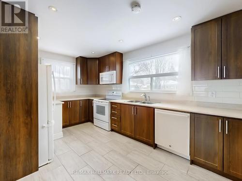 79 Cartier Crescent, Richmond Hill, ON - Indoor Photo Showing Kitchen With Double Sink