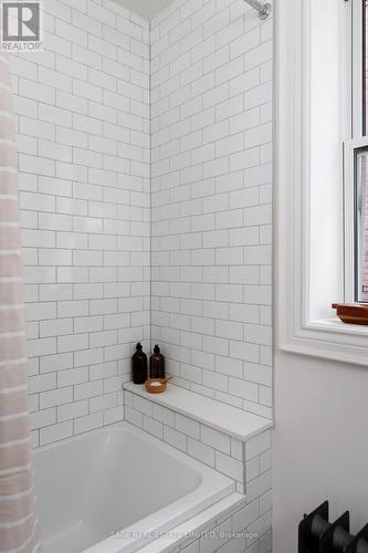 97 Marion Street, Toronto, ON - Indoor Photo Showing Bathroom