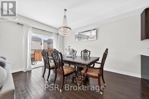 9 Starling Drive, Hamilton, ON - Indoor Photo Showing Dining Room