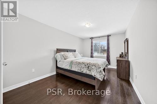 9 Starling Drive, Hamilton, ON - Indoor Photo Showing Bedroom