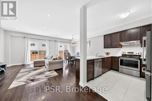 9 Starling Drive, Hamilton, ON - Indoor Photo Showing Kitchen With Stainless Steel Kitchen