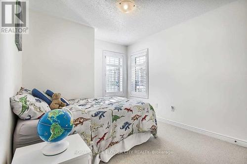 101 Huguenot Road, Oakville, ON - Indoor Photo Showing Bedroom