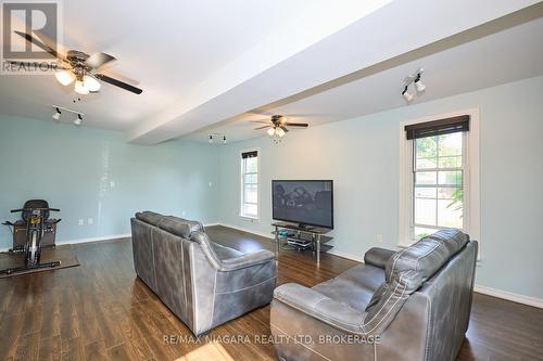 365 South Mill Street, Fort Erie (Ridgeway), ON - Indoor Photo Showing Living Room