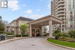 206 - 10 BLOORVIEW PLACE  Toronto, ON M2J 0B1