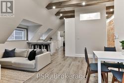 UPPER - 264 DOVERCOURT ROAD  Toronto, ON M6J 3E1