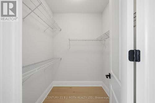 395 Reid Drive, Barrie, ON - Indoor With Storage