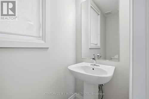 395 Reid Drive, Barrie, ON - Indoor Photo Showing Bathroom