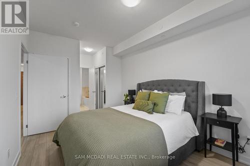1403 - 1035 Southdown Road, Mississauga, ON - Indoor Photo Showing Bedroom