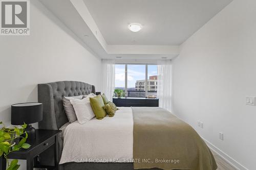 1403 - 1035 Southdown Road, Mississauga, ON - Indoor Photo Showing Bedroom