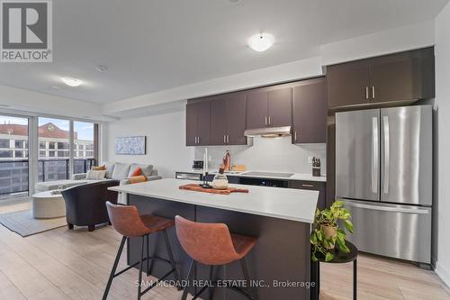 1403 - 1035 Southdown Road, Mississauga, ON - Indoor Photo Showing Kitchen With Upgraded Kitchen