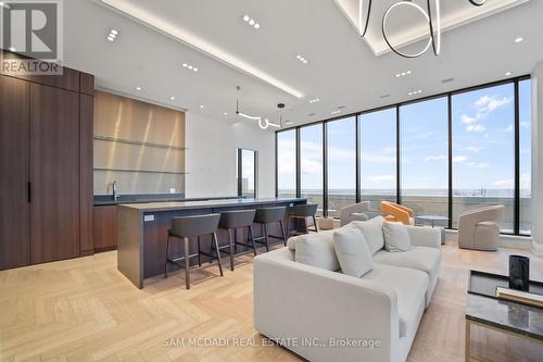 1403 - 1035 Southdown Road, Mississauga, ON - Indoor Photo Showing Other Room