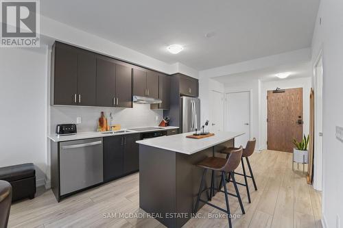 1403 - 1035 Southdown Road, Mississauga, ON - Indoor Photo Showing Kitchen With Upgraded Kitchen