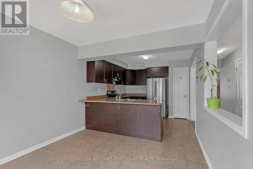 32 Affleck Road, Brampton, ON - Indoor Photo Showing Kitchen