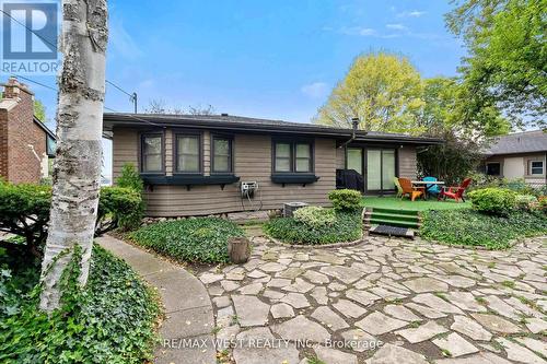 2437 Riverside Drive W, Windsor, ON - Outdoor