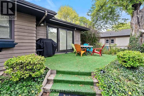 2437 Riverside Drive W, Windsor, ON - Outdoor With Exterior