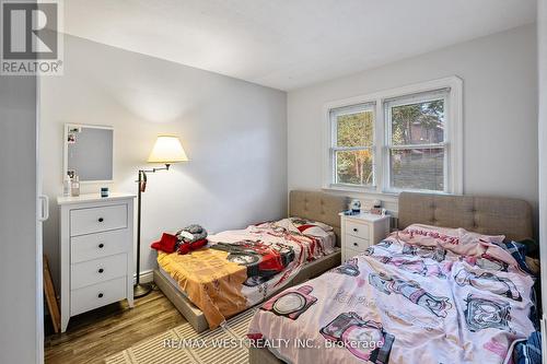 2437 Riverside Drive W, Windsor, ON - Indoor Photo Showing Bedroom