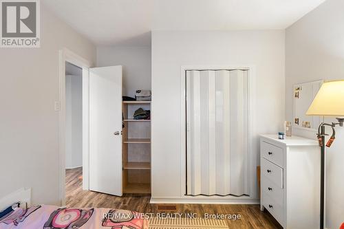 2437 Riverside Drive W, Windsor, ON - Indoor