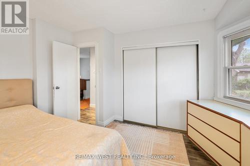 2437 Riverside Drive W, Windsor, ON - Indoor Photo Showing Bedroom