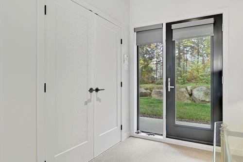 Hall d'entrée/Vestibule - 2207 Ch. Du Golf, Sainte-Lucie-Des-Laurentides, QC - Indoor Photo Showing Other Room